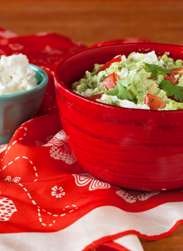 KarenWise_UltimateNachos_RicottaRedOnionGuac_