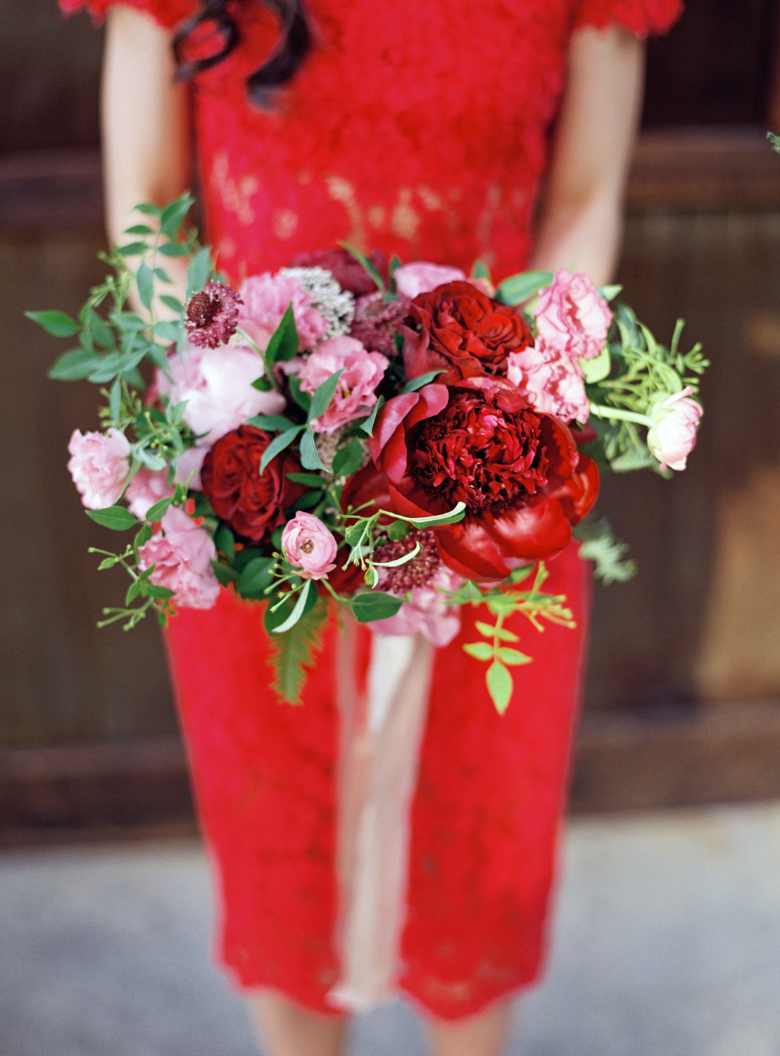 Karen-Wise-DesignsbyAhn-Red-Bouquet